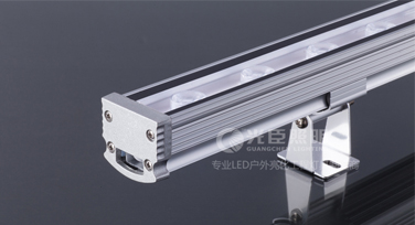 LED洗墻燈外殼對(duì)其散熱性、壽命及其他性能的影響