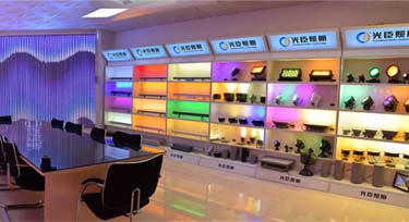 昨天廣州光亞展上沒找到合適的洗墻燈廠家?轉(zhuǎn)戰(zhàn)光臣吧!