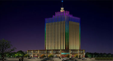 商業(yè)廣場亮化 光臣線條方案做得好客戶舉手稱贊！