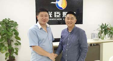 洗墻燈廠家與客戶的一段對話 一言驚醒夢中人!