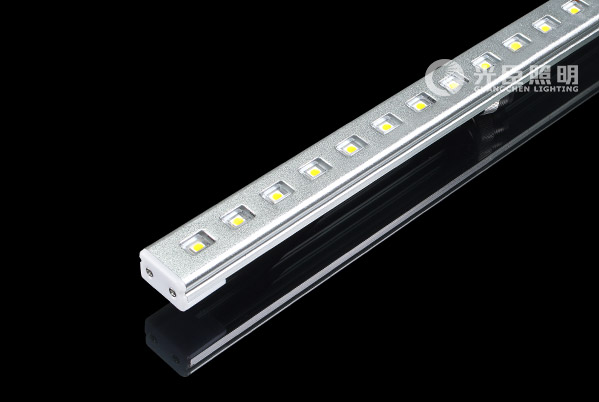 客戶買了一條其他家的灌膠防水LED線條燈，為什么還是進(jìn)水?