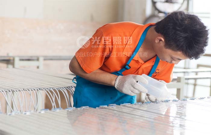 LED護(hù)欄管廠(chǎng)家